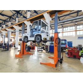 Levage pour véhicules d'aéroport avec colonnes mobile Finkbeiner