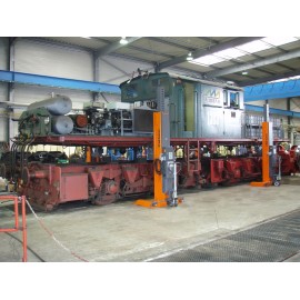 Levage des engins ferroviaires avec colonnes de levage FINKBEINER EHB